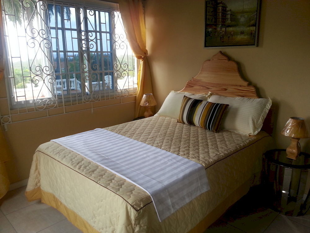 Bed and Breakfast The Retreat @ A Piece Of Paradise à Montego Bay Extérieur photo